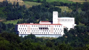 L'abbaye Notre-Dame de Randol dans les gorges de la Monne