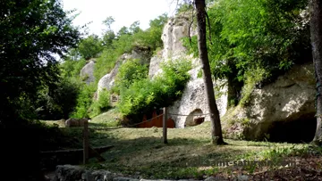 Le site troglodytique de Monton