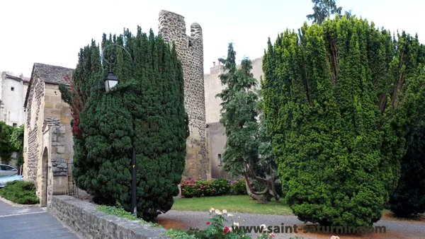 Le jardin de la Madeleine, ancien cimetière du village