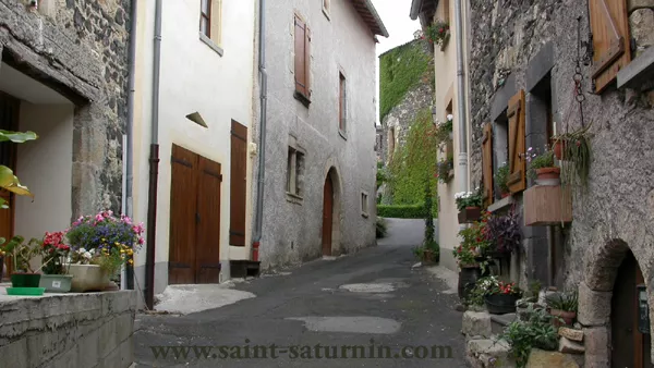 Maisons de pierre de la rue des Gourlettes