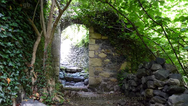 La poterne de Saint-Saturnin, sous l'ancien cimetière