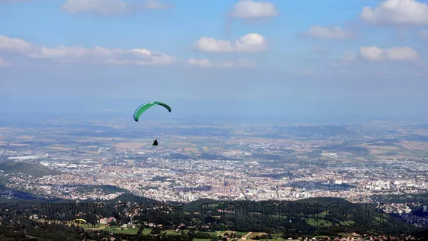 Les cratères de la Chaîne des Puys vus du puy de Dôme