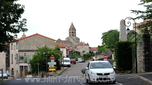 La rue de la Chantelle à Saint-Saturnin aujourd'hui