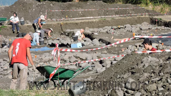Maison néolithique mise au jour à Corent en 2018