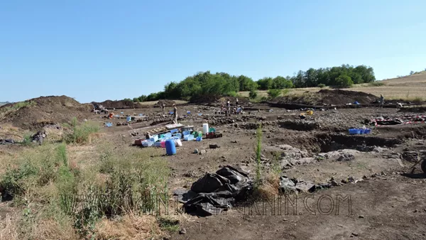 Vestiges dégagés à Corent en 2015