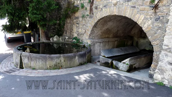 La fontaine et le lavoir du Bac à Chadrat