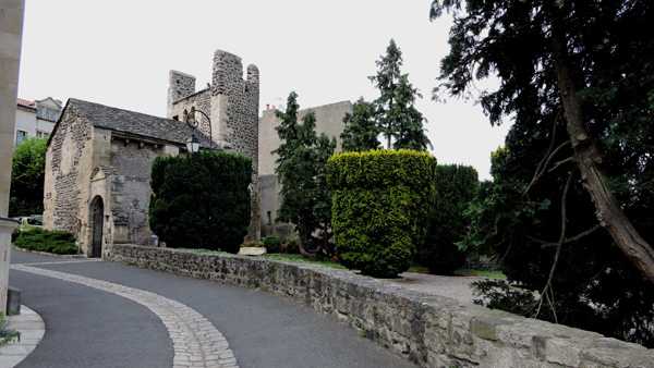 Chateau Village de Saint Saturnin Auvergne