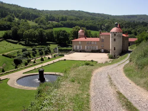 Le château de la Batisse à Chanonat et ses jardins