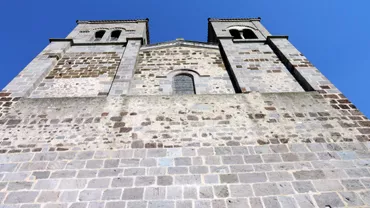 Intérieur de l'église romane de Saint-Nectaire