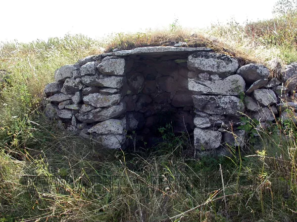 Muret de pierre sèche bordant une ancienne parcelle de vigne