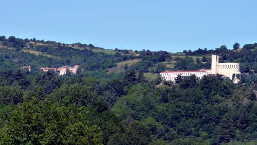 L'abbaye bénédictine Notre-Dame de Randol, dans les gorges de la Monne