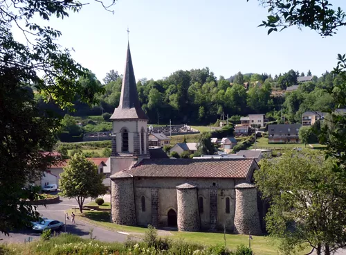L'église romane Saint-Sidoine d'Aydat