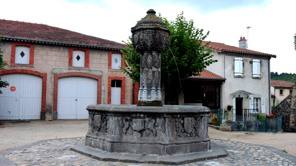 Fontaine du village de st saturnin 63