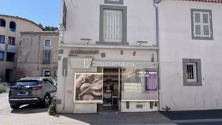 Boulangerie-pâtisserie de Saint-Saturnin, rue Principale
