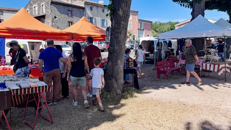 La brocante d'été de Saint-Saturnin