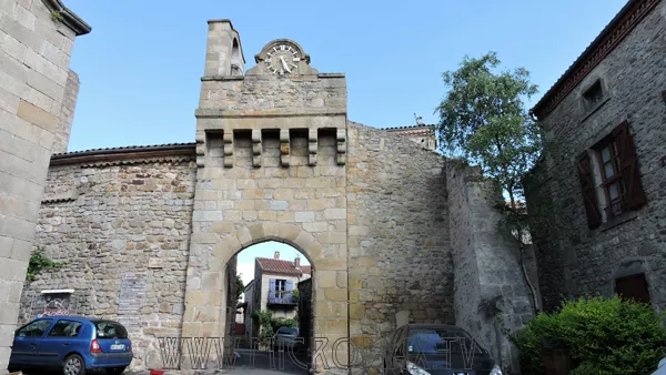 Maisons de pierre dorée à Montpeyroux