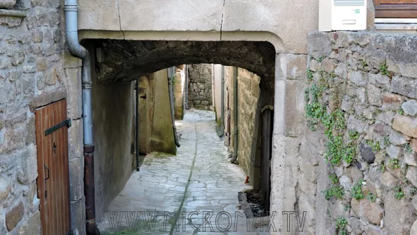 Le donjon médiéval de Montpeyroux