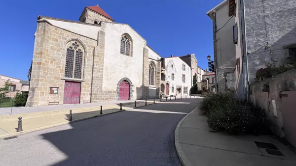 Chevet de l'église Saint-Pierre de Plauzat