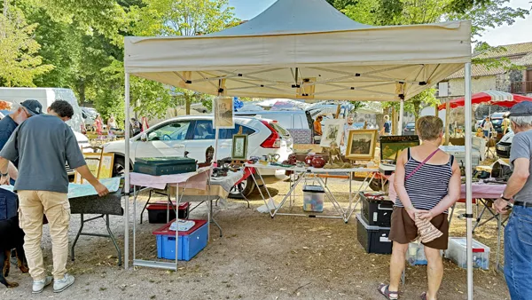 Curiosités à dénicher à la brocante