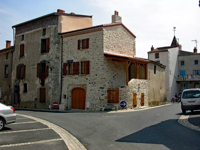 Le village de Chanonat au pied de Gergovie