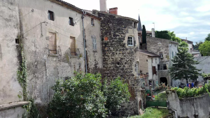 Détail architectural à Neschers