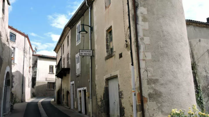 Vue générale du village de Neschers