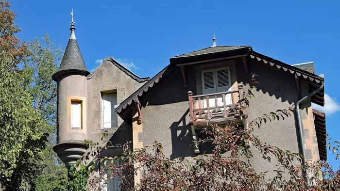 Saint-Nectaire, façades du quartier thermal