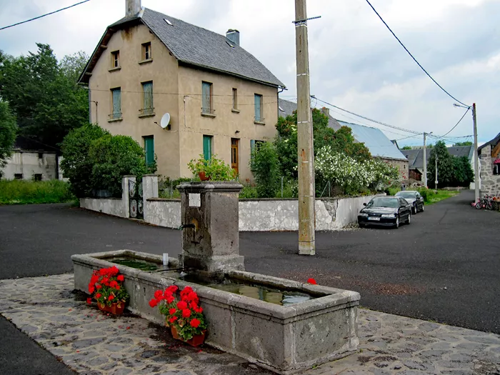Bâti traditionnel du Breuil en pierre volcanique