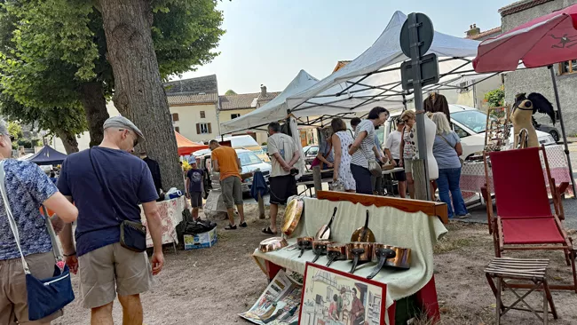 Vaisselle et bibelots à chiner