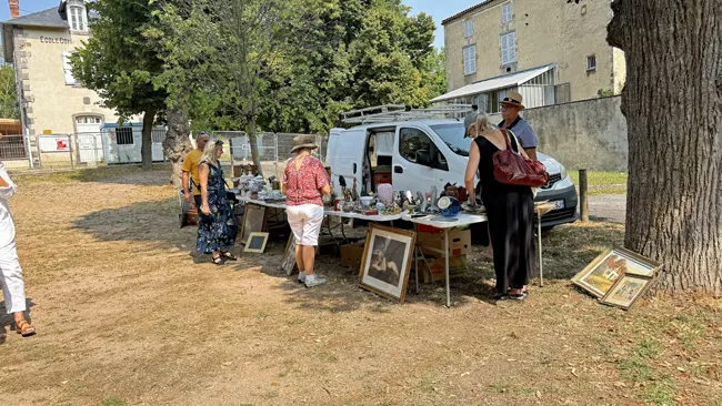 La brocante d'été de Saint-Saturnin