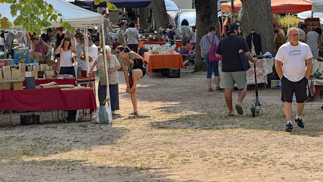 La foire à la brocante, place du 8-Mai