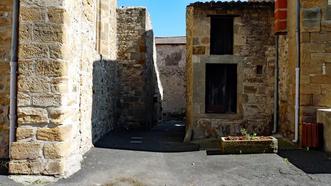Ruelle du quartier fortifié de La Sauvetat